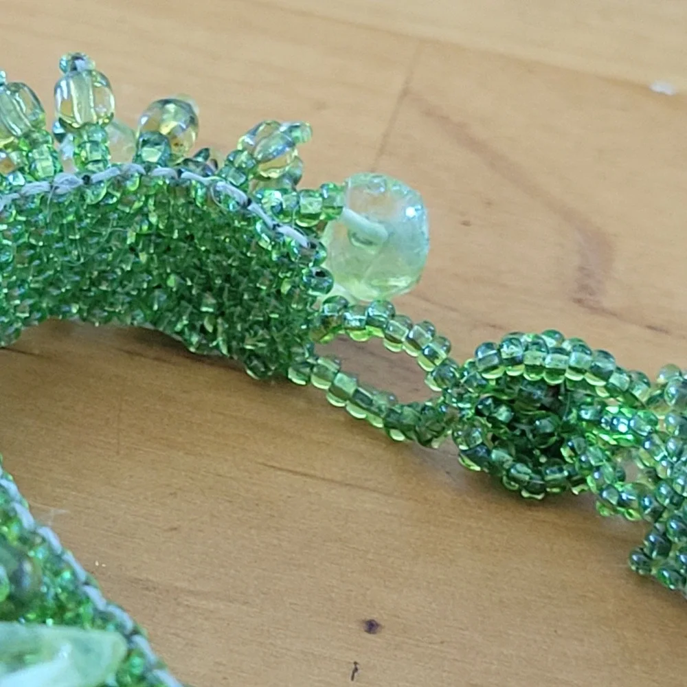 Green Seed Bead Cluster Stretch Bracelet Chip Fringe Boho 2.5 Inch 29g